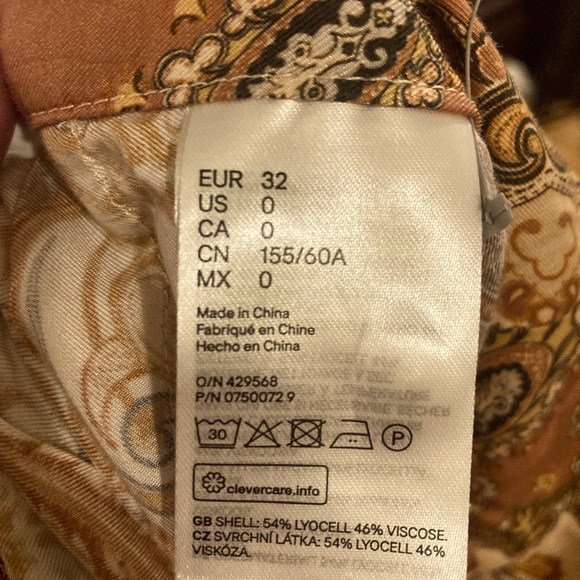 H&M High Waist Paisley Shorts size 0 - Picture 7 of 8